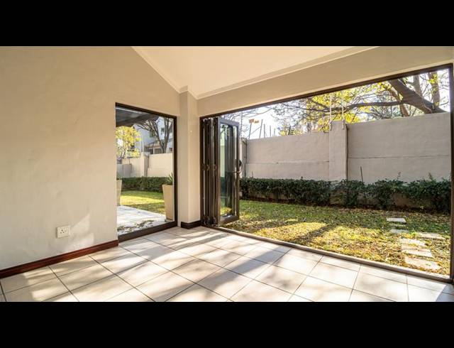 3 BEDROOM TOWNHOUSE FOR SALE IN LONEHILL
